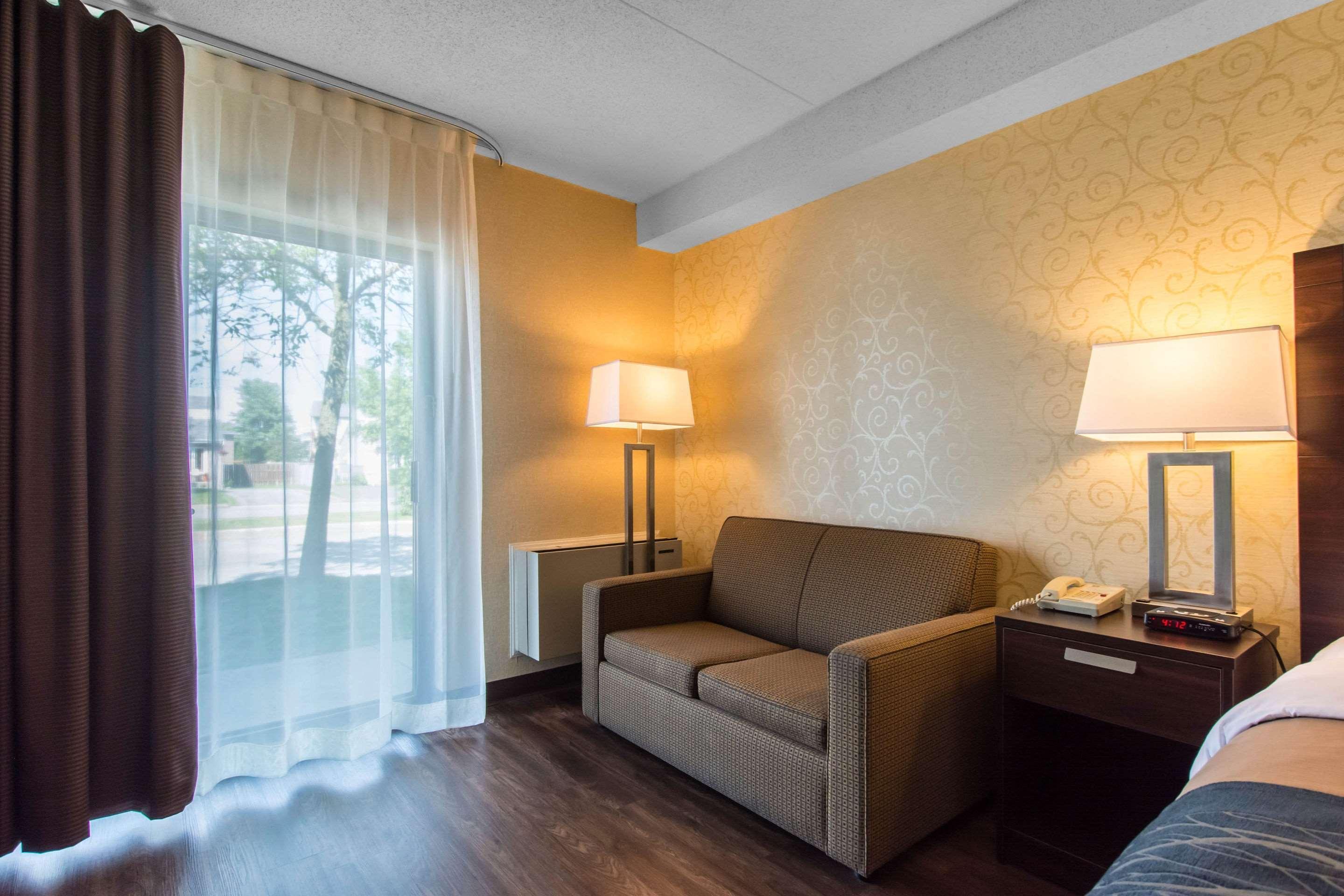 Comfort Inn Trois-Rivieres Bagian luar foto