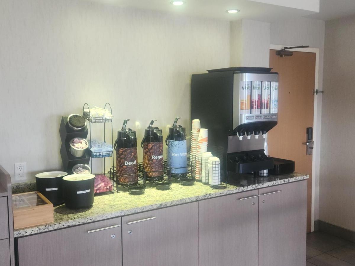 Comfort Inn Trois-Rivieres Bagian luar foto